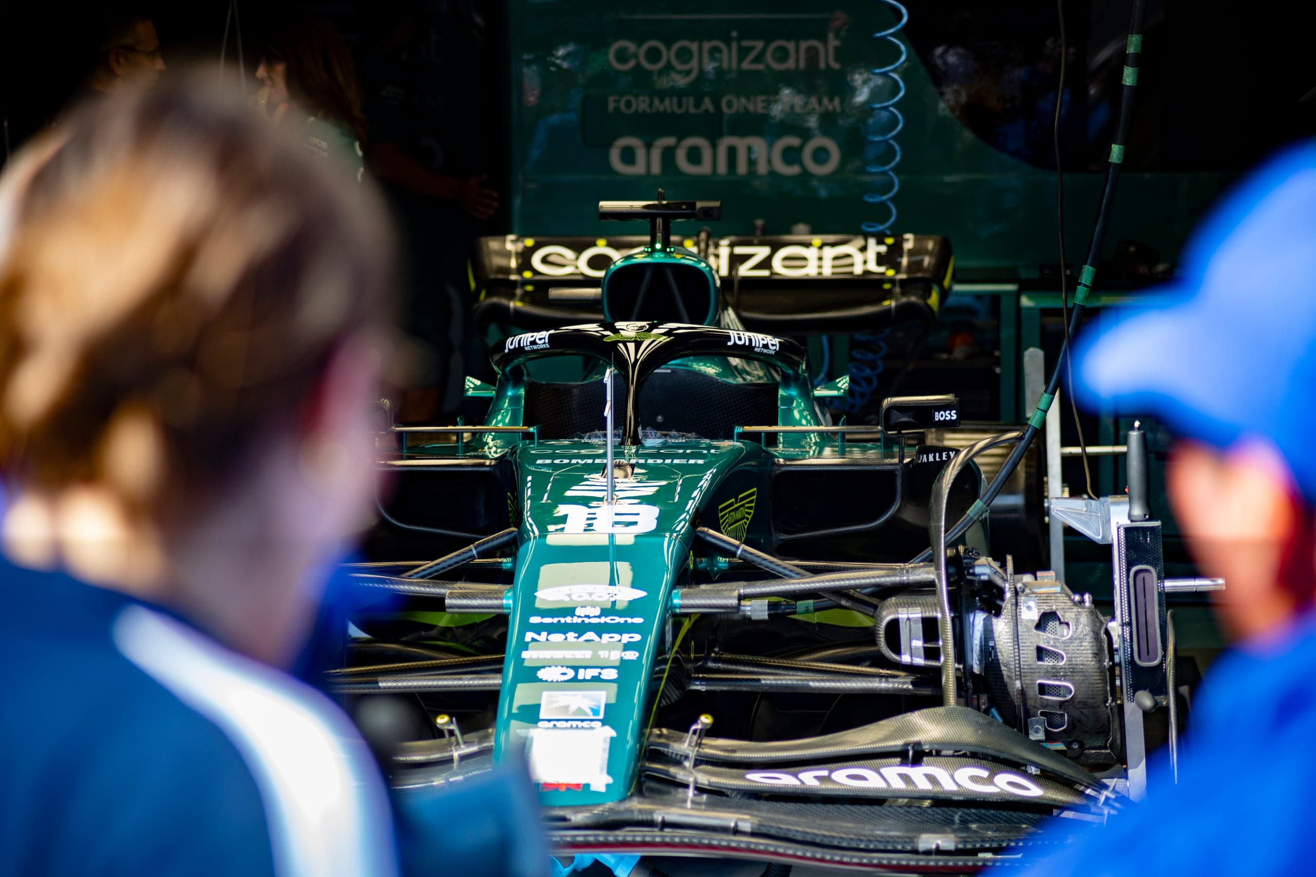 Aston Martin odpowiada na wzrost tempa Mercedesa i przywozi znaczące poprawki na Grand Prix Kanady.