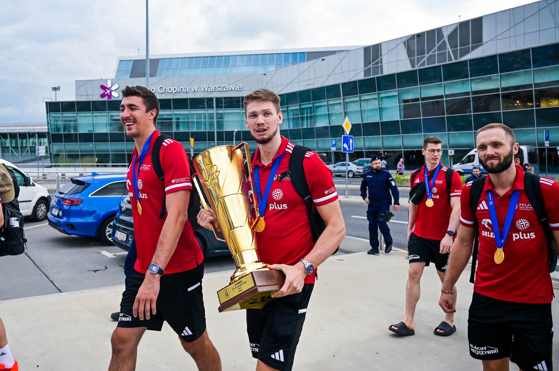 Porozmawiajmy o Sporcie: złoci siatkarze, dyskwalifikacja Zmarzlika, następca Santosa, arcydzieło Sainza – 17.09.2023 r.