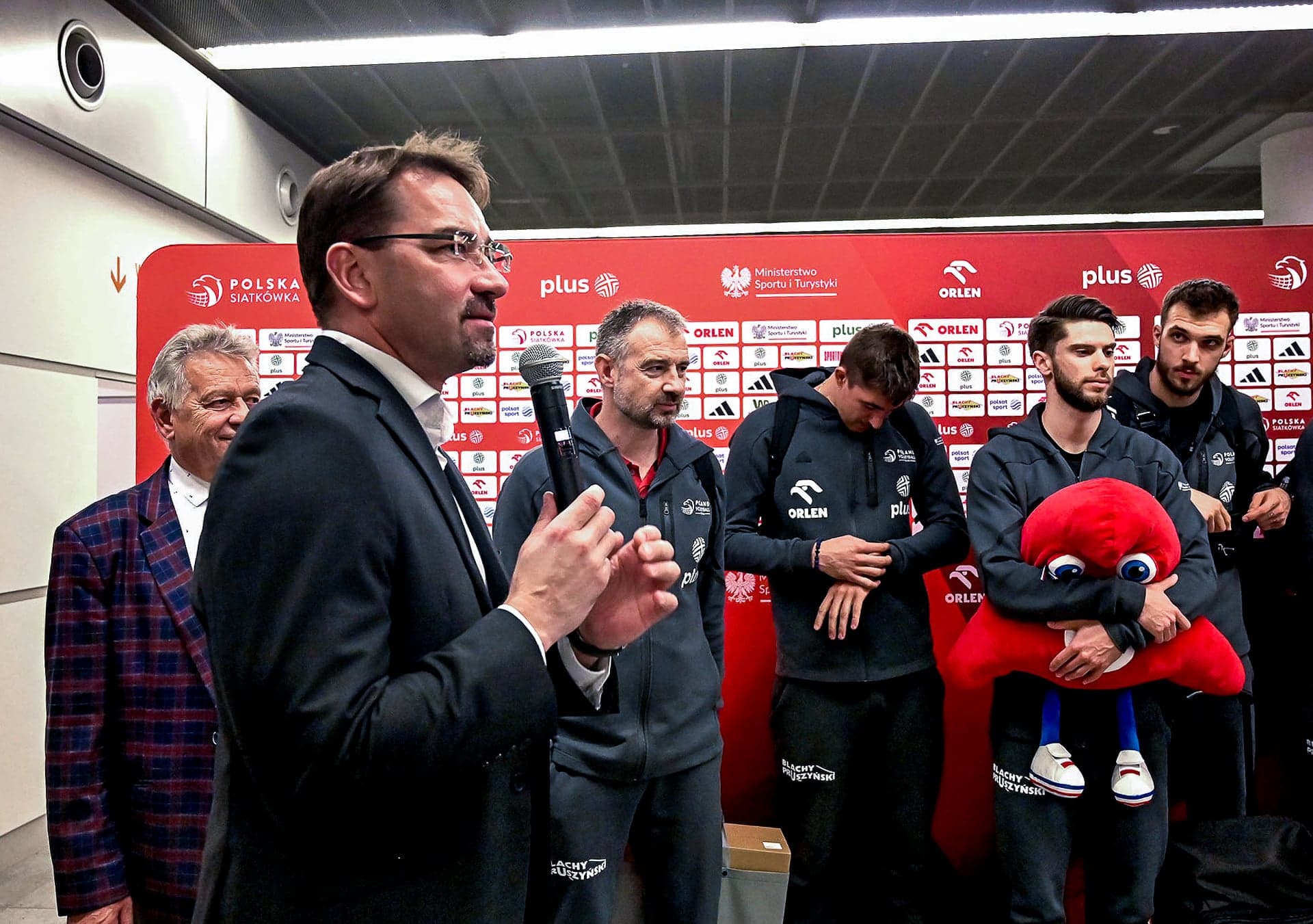 Porozmawiajmy o Sporcie: siatkarze z awansem do Paryża! Raków wygrywa przy Łazienkowskiej. Falubaz w Ekstralidze…