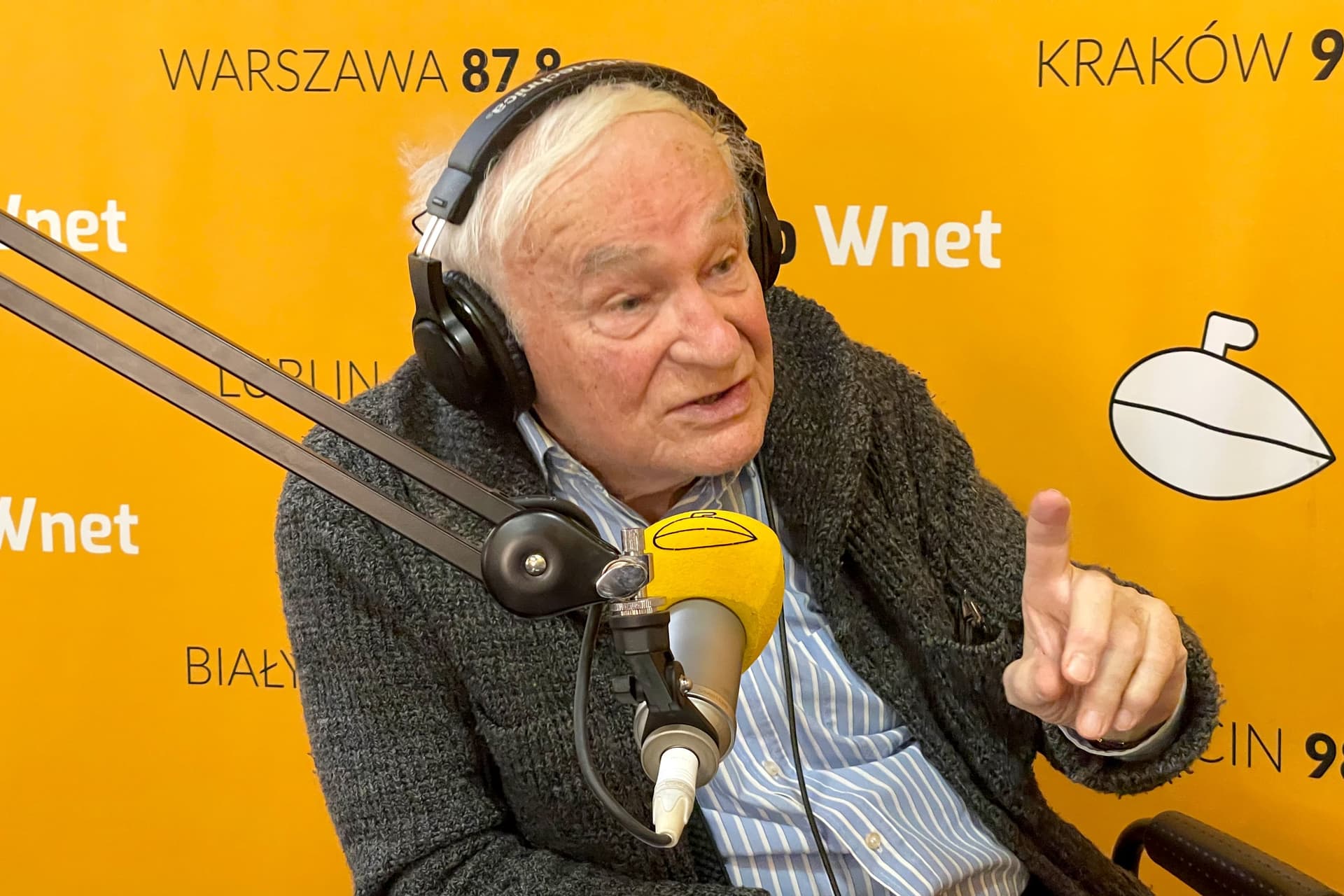 „Kronika Paryska”: 200 tys. osób uzbrojonych w nóż swobodnie porusza się po Francji. Dochodzi do 120 zamachów dziennie