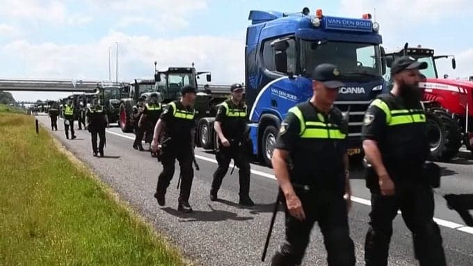 Ewa Stasinowska: Europa się pali, Holandia się pali. Przy autostradach płoną ogniska. To bunt przeciwko Zielonemu Ładowi