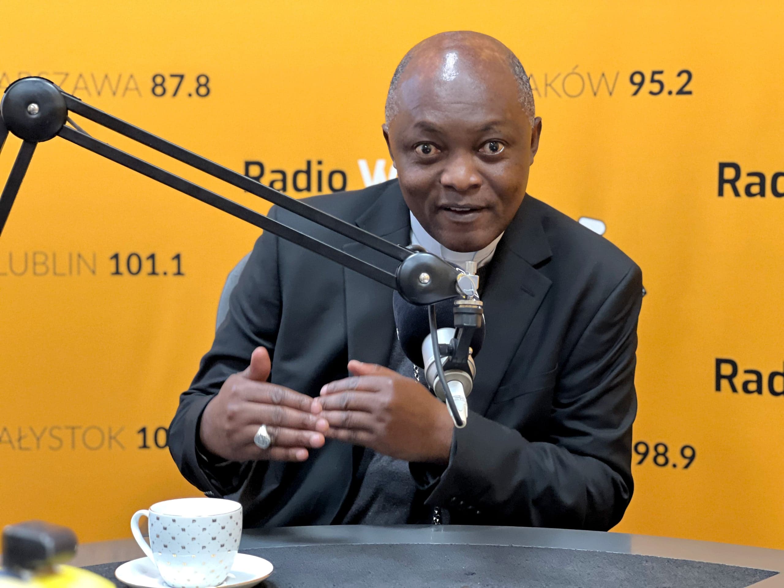Ks. bp Prosper Lyimo: Staramy się w sposób bardzo łagodny przekonywać tubylców Tanzanii do chrześcijaństwa