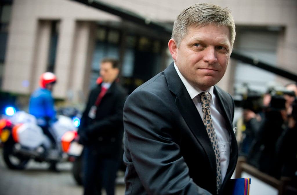 Robert Fico pozostaje na oddziale intensywnej terapii