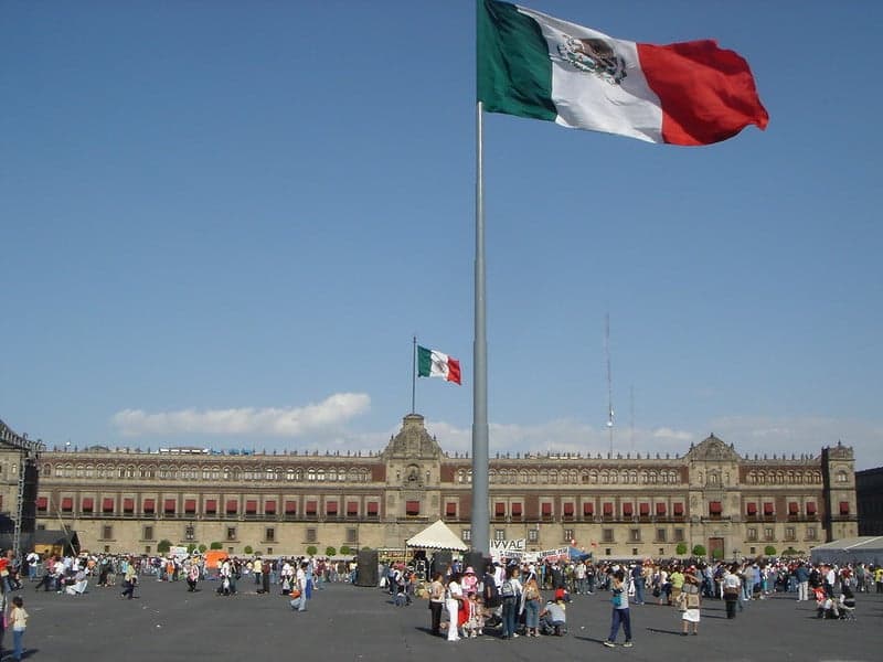 Meksyk: polityczna sukcesja / México: herencia política