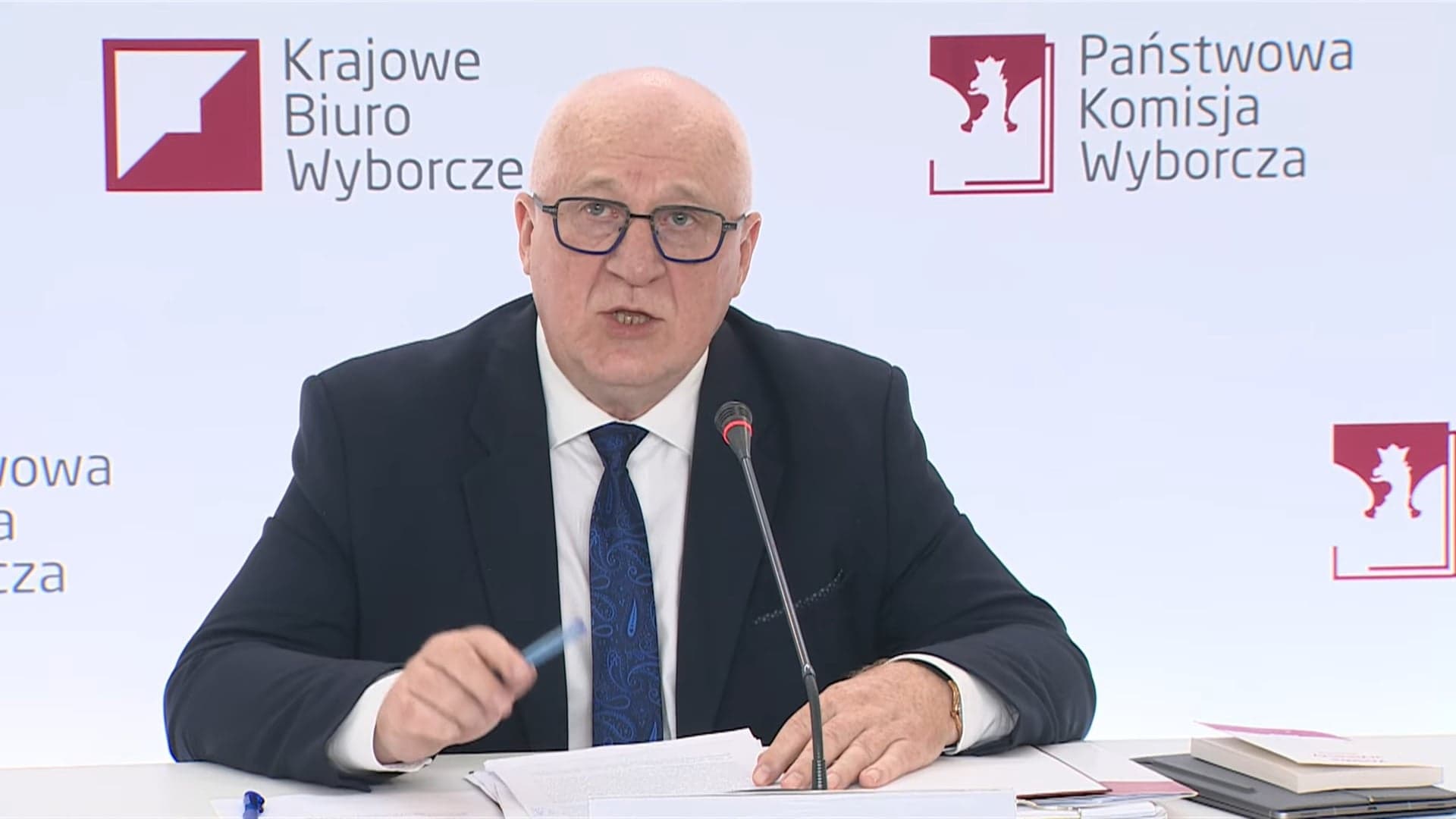 PKW: frekwencja o godz. 17 wyniosła 28,20 proc.