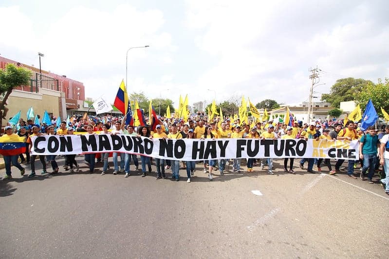Wenezuela: możliwe scenariusze / Venezuela: los escenarios posibles