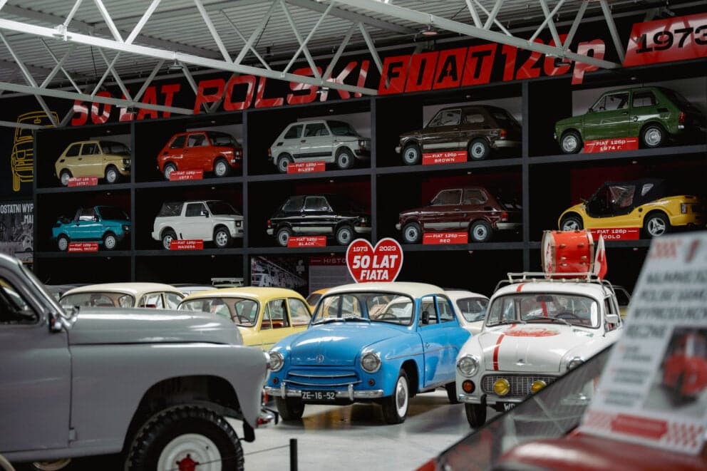 Miłośnicy aut i motocykli pomogli uchronić oławskie Muzeum Motoryzacji Wena przed powodzią
