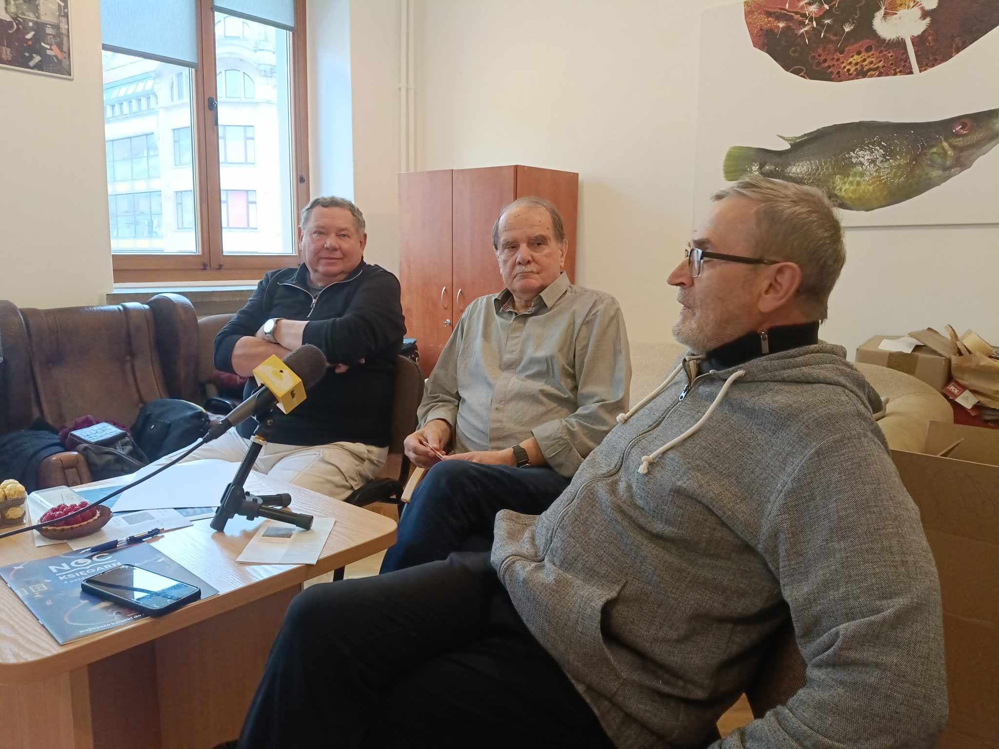 Nowy numer „Formatu Literackiego” – Oni wciąż wierzą w sztukę: Waldemar Okoń, Andrzej Saj i Robert Gawłowski