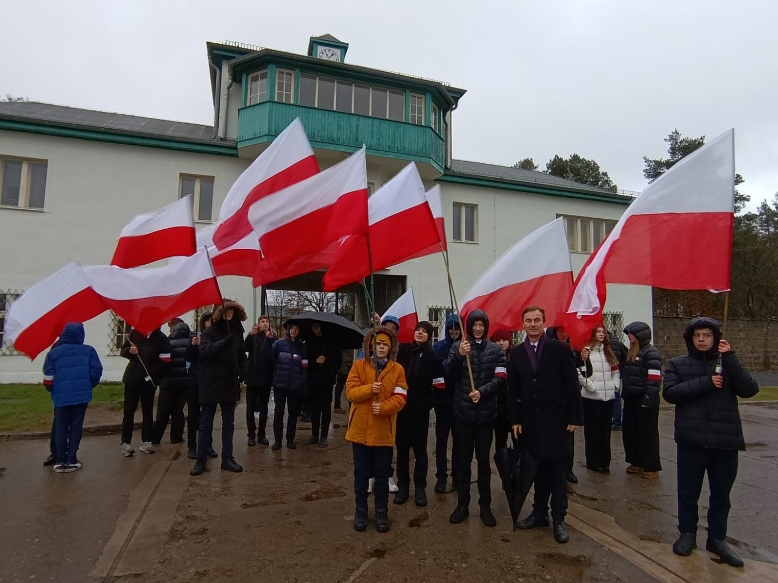 Maciej Krzyżanowski: Polska młodzież upamiętnia 85. rocznicę Sonderaktion Krakau w marszu pamięci w Sachsenhausen