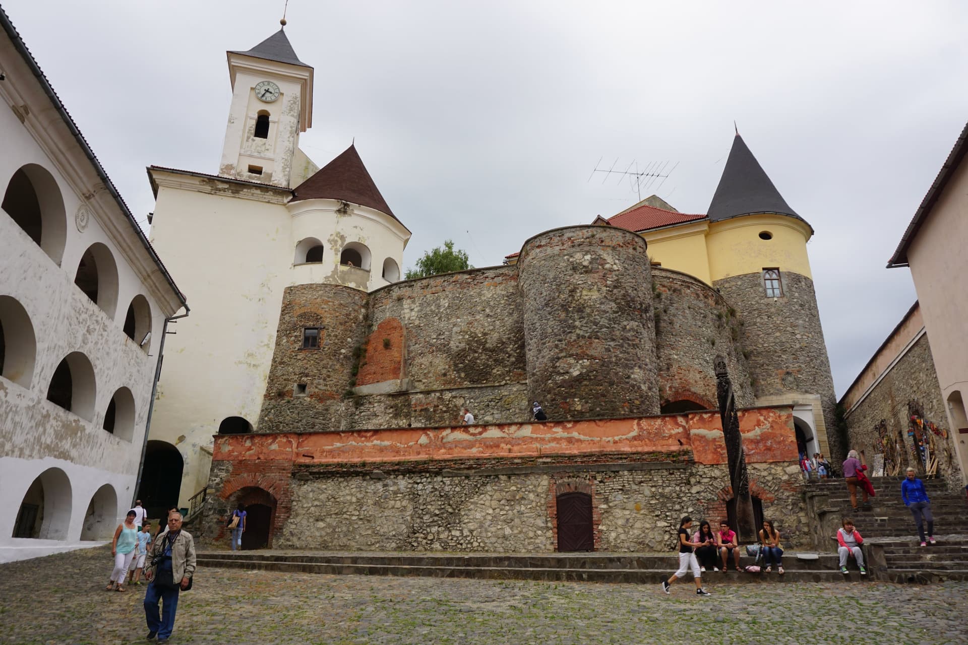 Meteoryt na Zakarpaciu. Juliusz Verne na Zakarpaciu? Winnice i piwnice i inne ciekawe wątki w relacji Pawła Bobołowicza