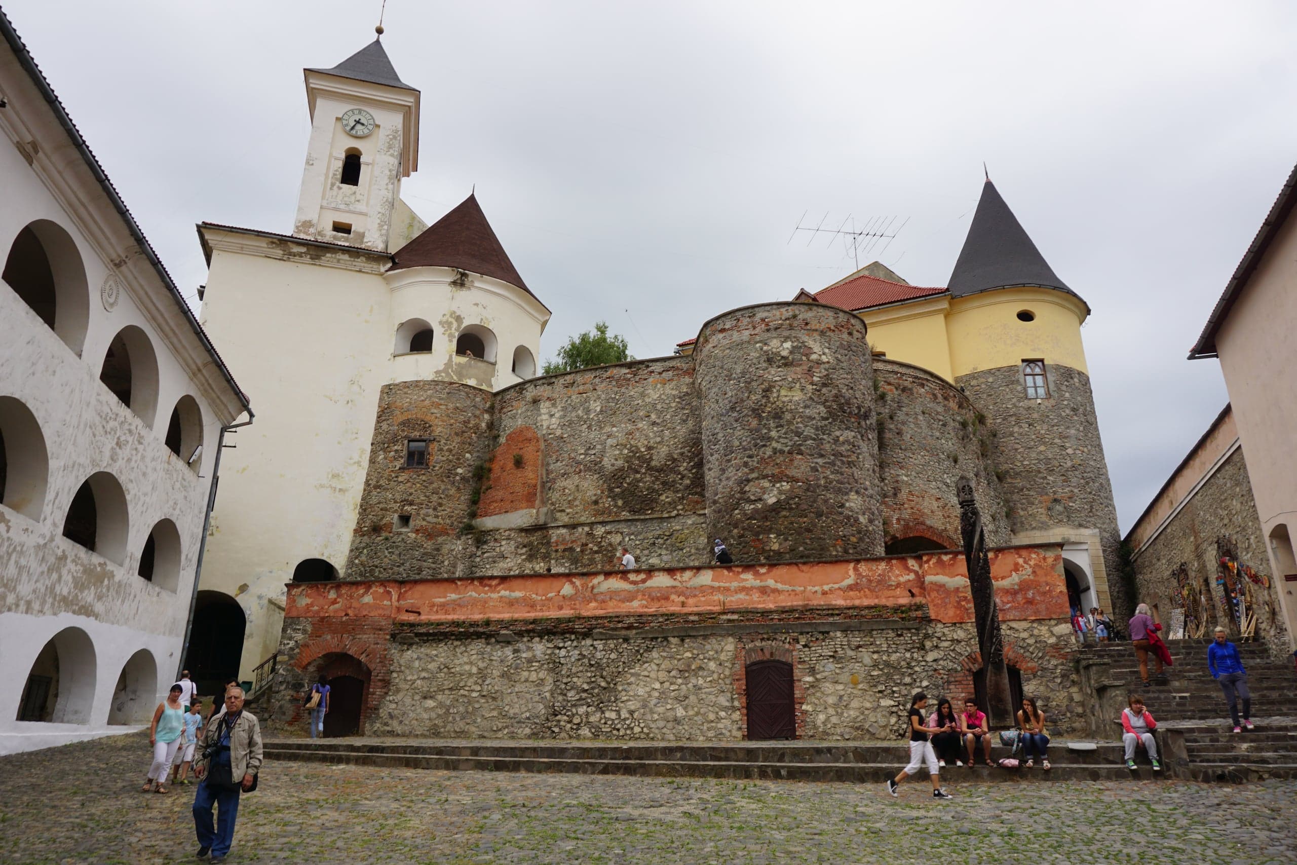 Meteoryt na Zakarpaciu. Juliusz Verne na Zakarpaciu? Winnice i piwnice i inne ciekawe wątki w relacji Pawła Bobołowicza