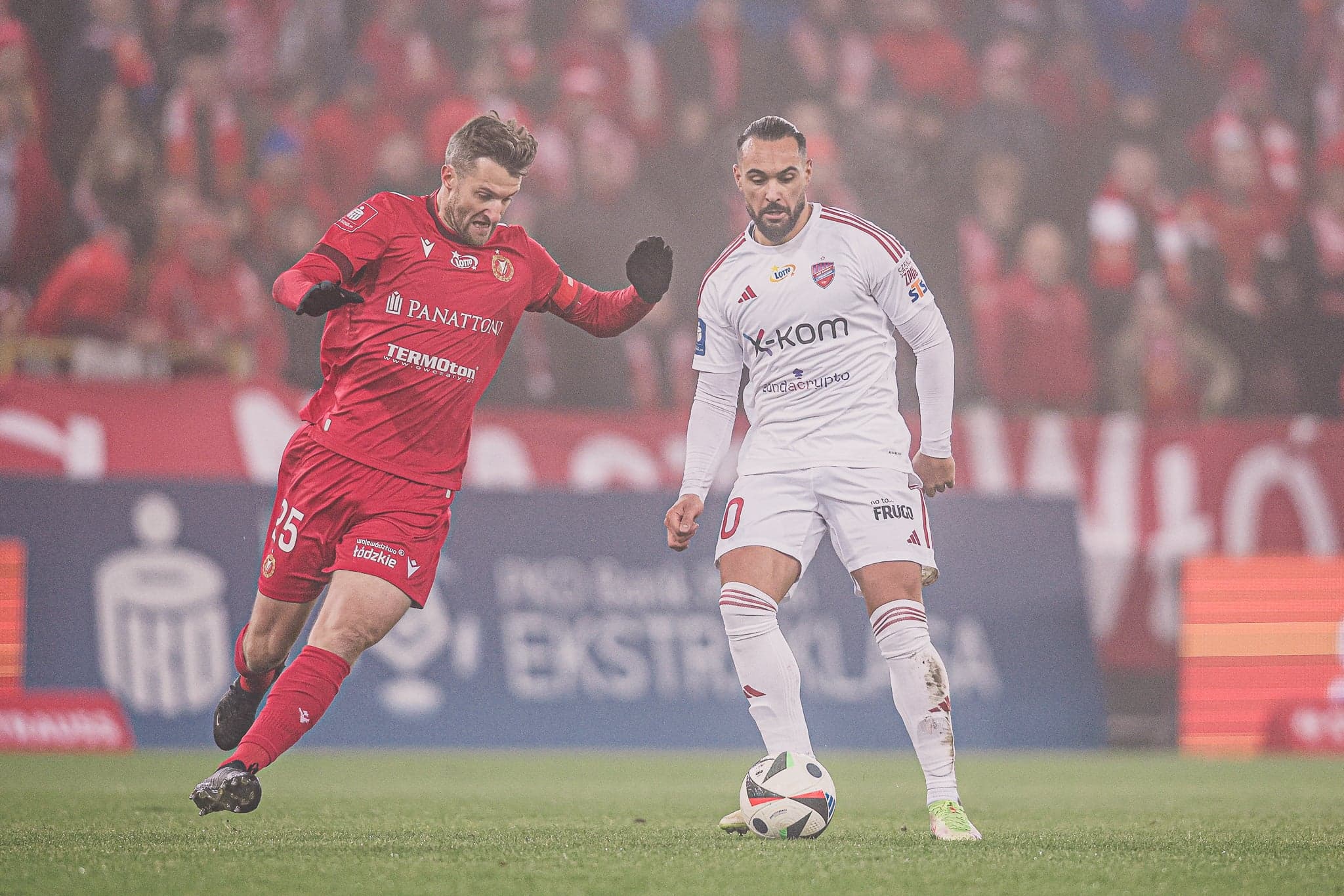 Zwolnienia trenerów piłkarzy Widzewa i ŁKS-u. Karol Bugajski: oba kluby pogrążyły się w kompletnej niemocy