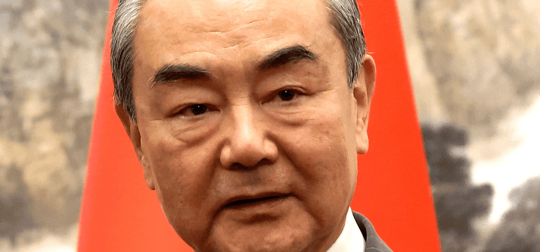 Chiny chcą wykorzystać zamieszanie między Europą i USA. Wang Yi odbył serię spotkań