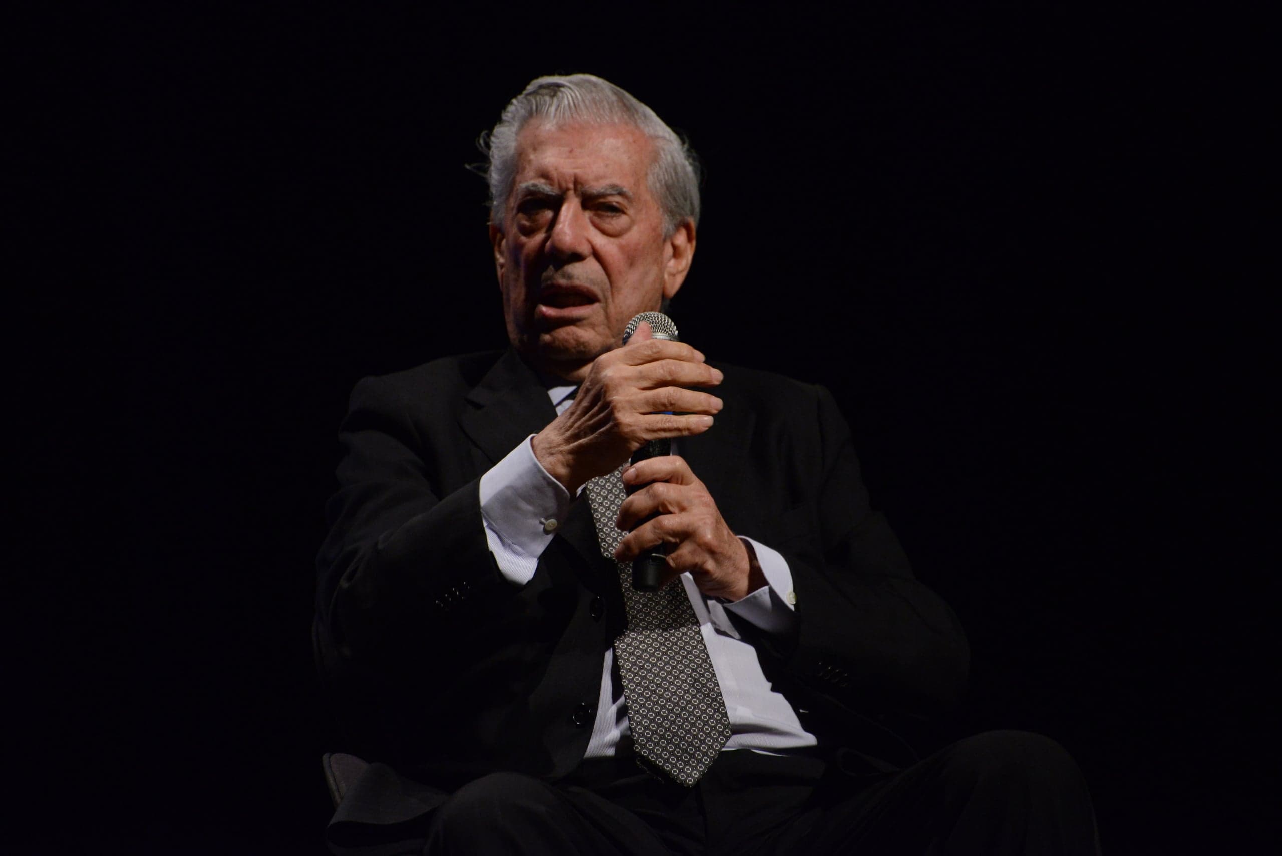 Mario Vargas Llosa: pisarz i polityk