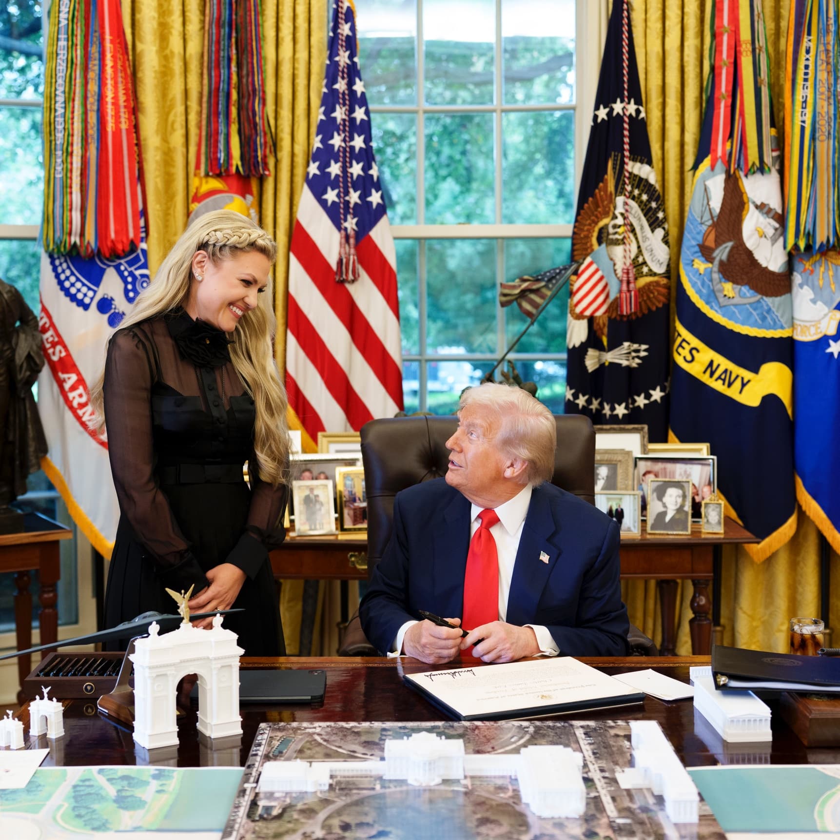 Trump ustanowił Narodowy Dzień Pamięci Charliego Kirka
