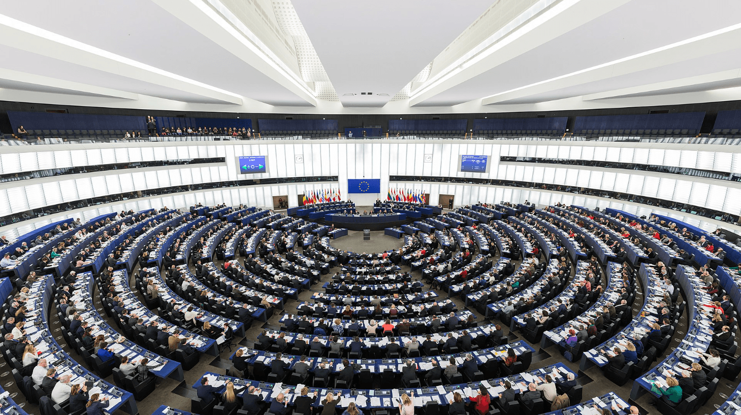 „Europa w urojeniu potęgi” – W KPMZR o regulacjach, długu i przemysłowej pułapce UE