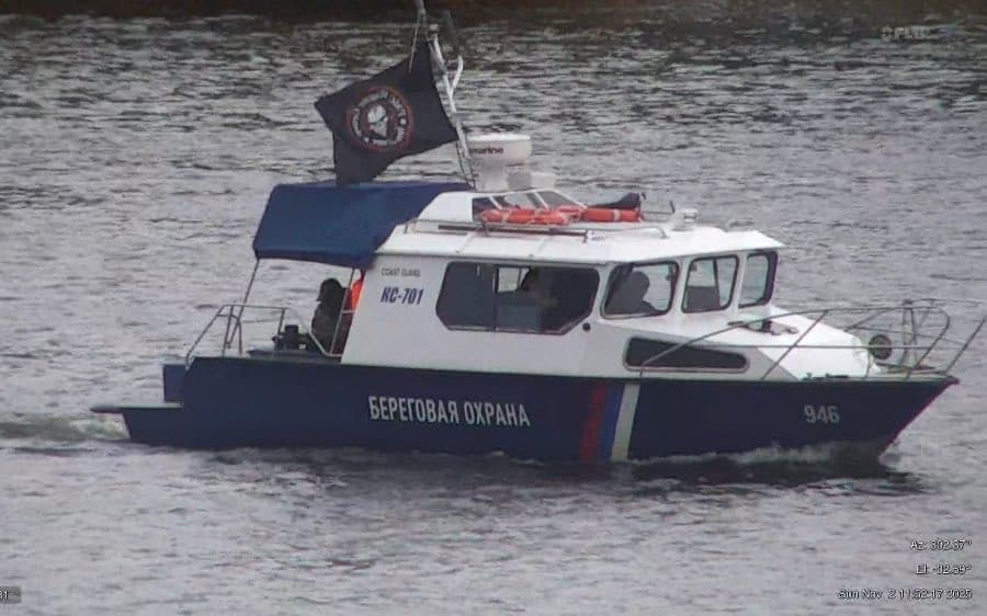 Okręt z flagą Grupy Wagnera na granicy rosyjsko-estońskiej. „Prowokacji Rosji przeciwko Estonii jest coraz więcej”