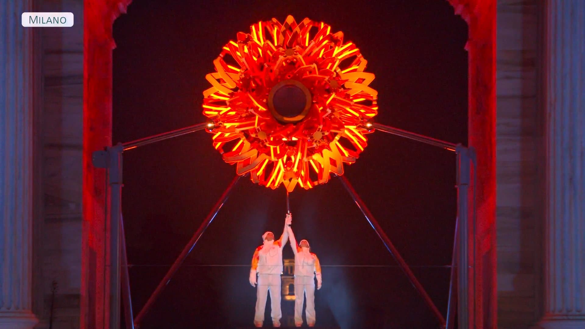 Rozpoczęły się XXV Zimowe Igrzyska Olimpijskie. Znicz zapłonął przy mediolańskim Łuku Pokoju