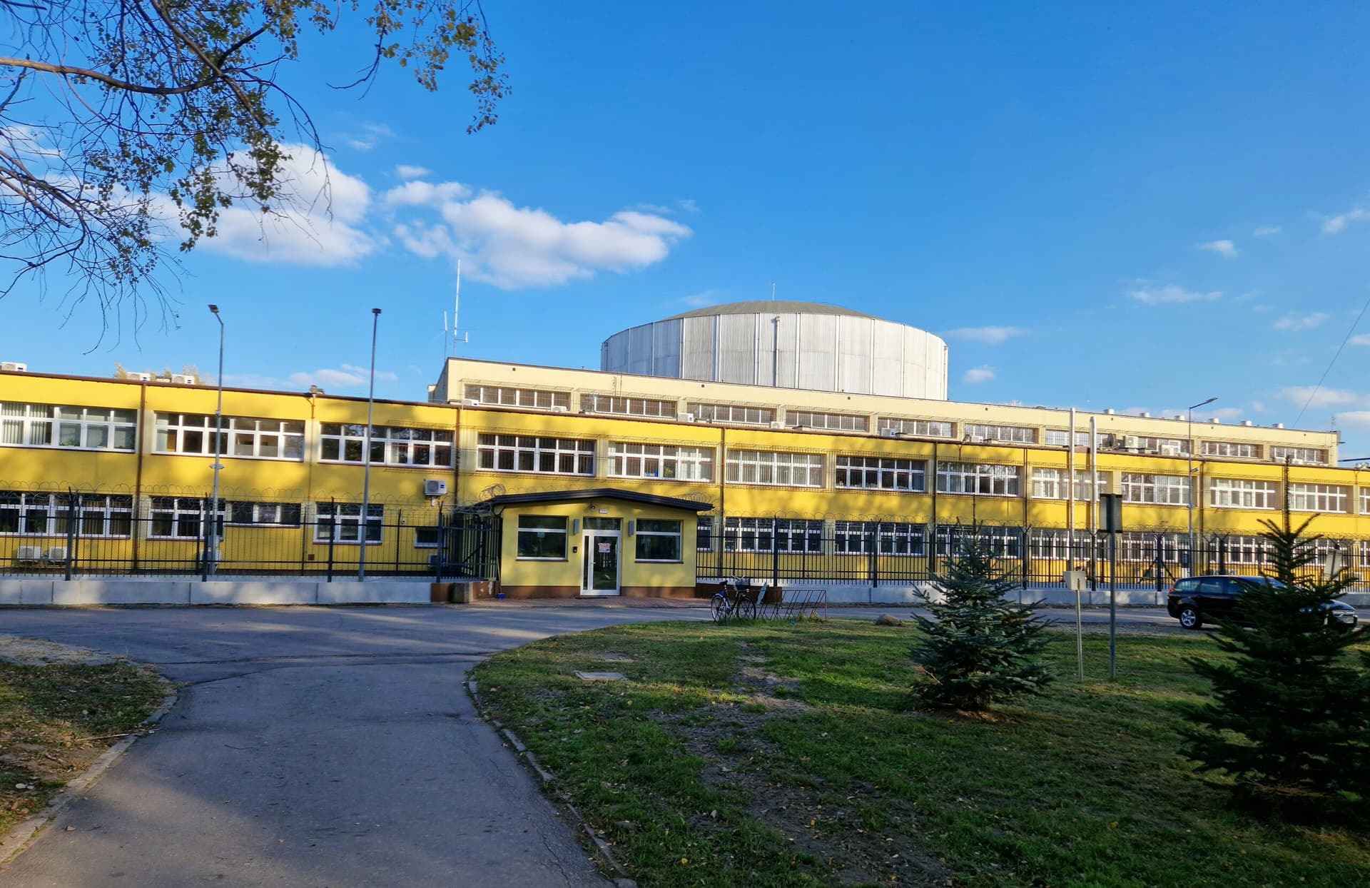 Ekspert po słowach Sikorskiego o paliwie jądrowym: „To jak pomylić węgiel z popiołem”