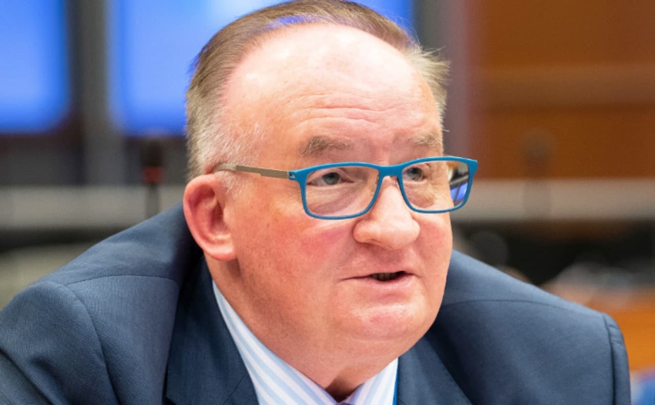 „SAFE 0%” miał zastąpić unijny kredyt. Saryusz-Wolski: Rząd chce go dorzucić „obok” i to jest pułapka