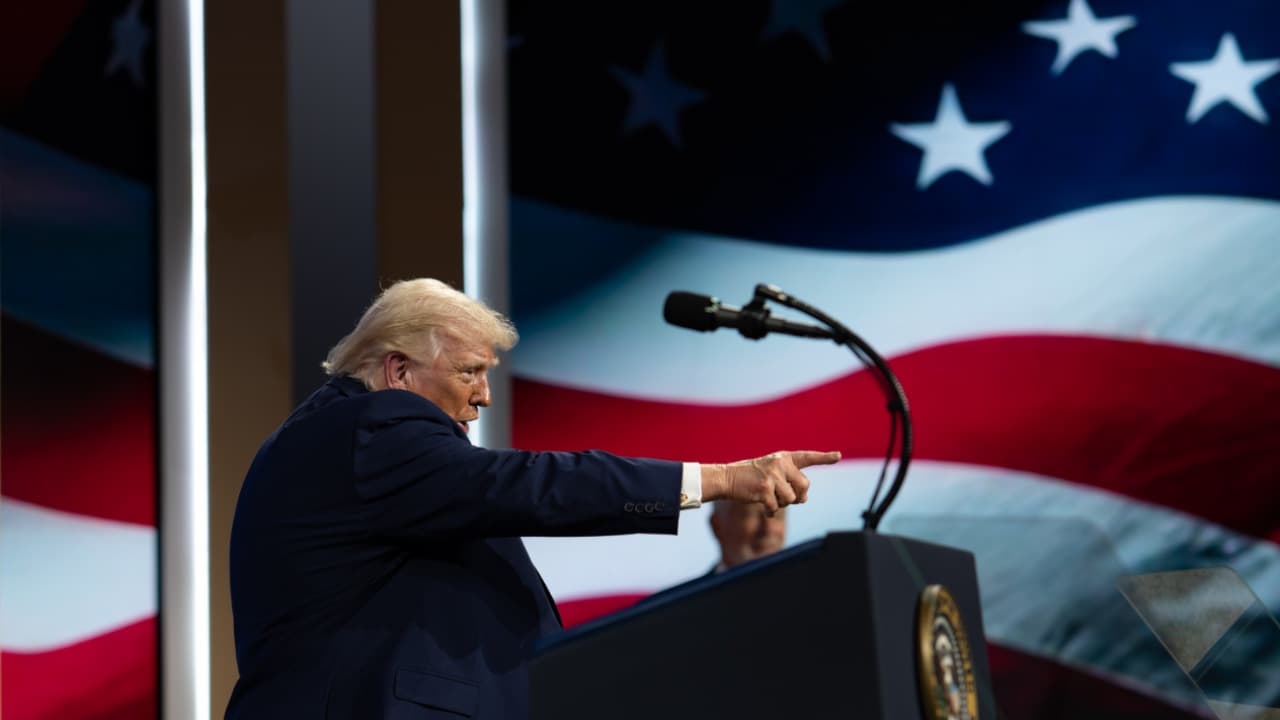 „Wojna albo pokój”. Trump rezygnuje ze ślubu syna, a wiceprezydent wraca do Waszyngtonu