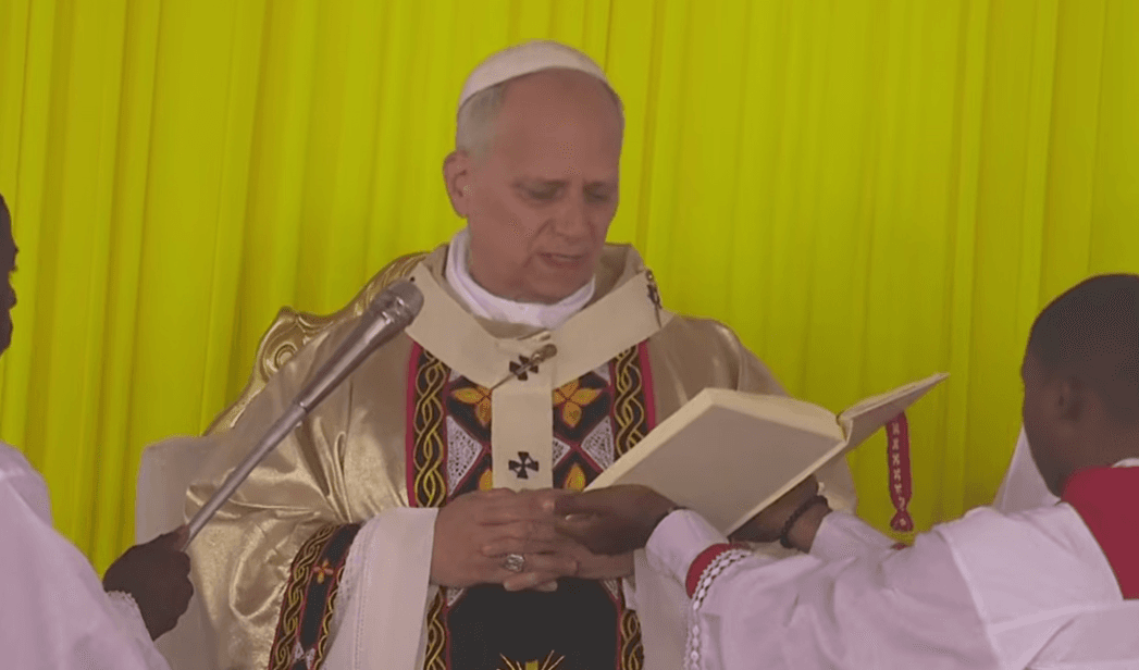 Leon XIV w Kamerunie. Msza Święta na lotnisku w Bamendzie [transmisja]