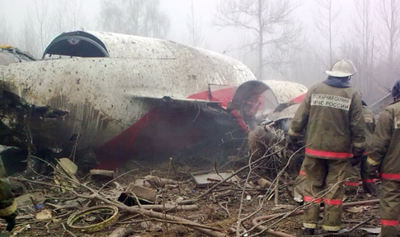 Katastrofa smoleńska. Brutalna i przerażająca relacja brata ciotecznego Jarosława Kaczyńskiego z miejsca tragedii
