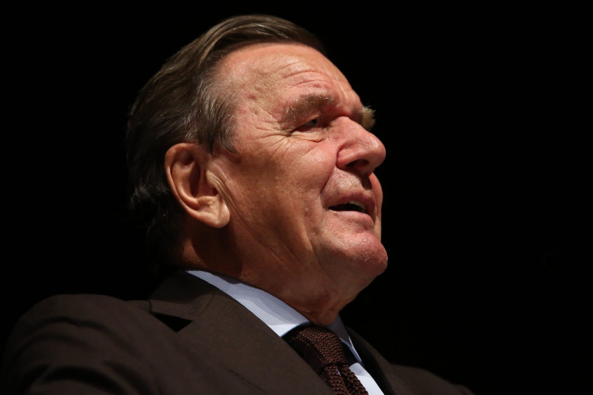 Schröder przyłapany w Moskwie. Niemiecki biznes wraca do gry z Putinem