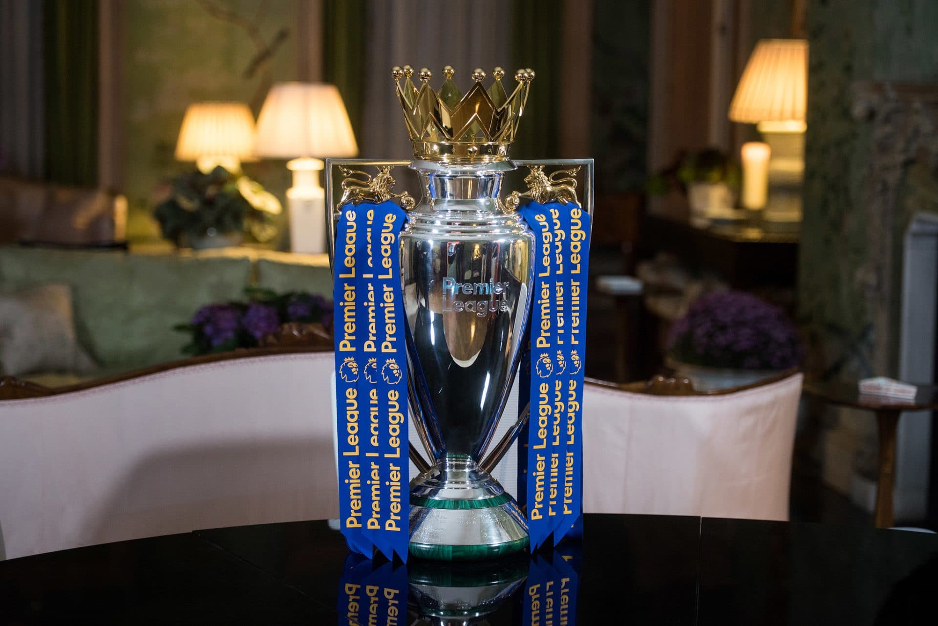 Premier League w ogniu: wielkie klasyki, walka o tytuł i upadek dawnych potęg