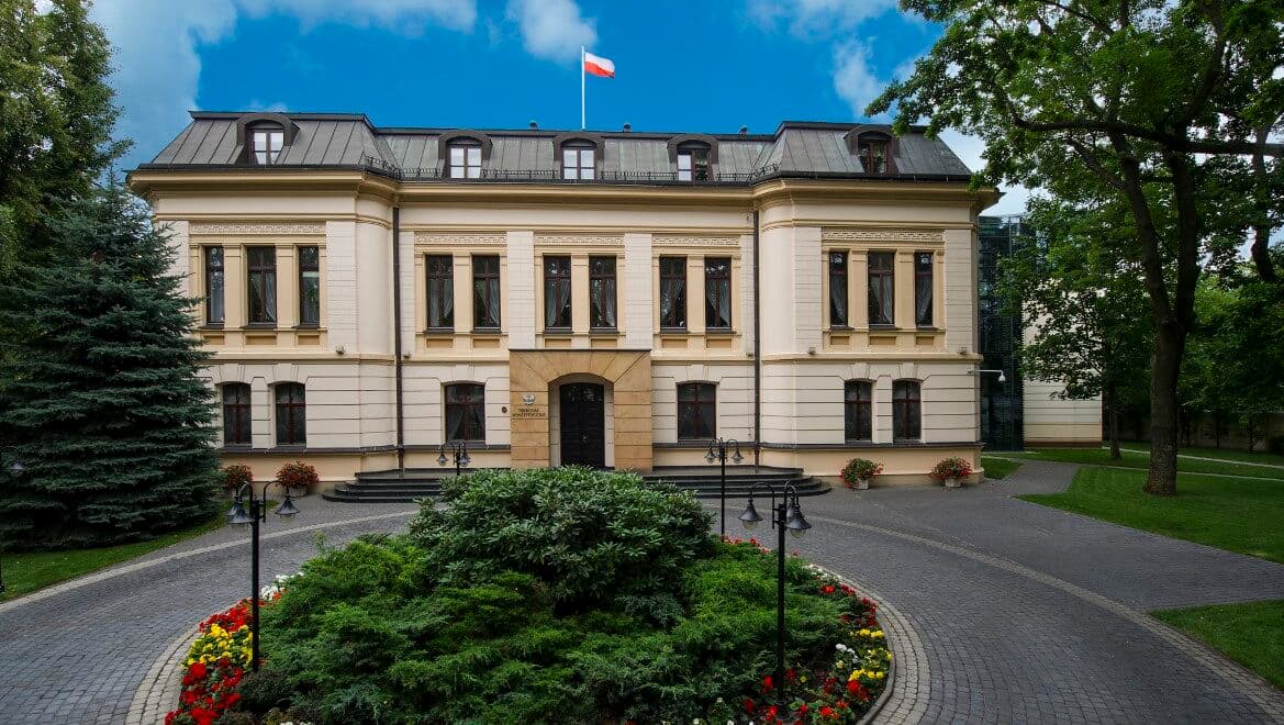 Nowi członkowie KRS nie weszli do TK. Trybunał mówi o „nieuprawnionych osobach”