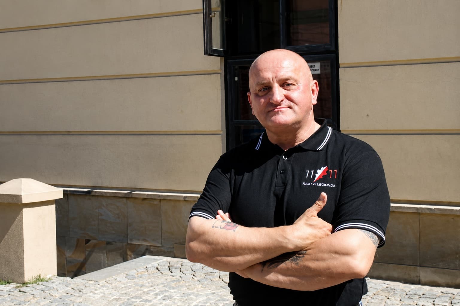 „Gimnazjalne” wojenki na prawicy. Kowalski broni Nawrockiego: Upuszczają sobie emocje na fejsikach