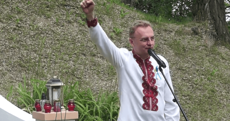 Andrij Sadowy: Głupstwo przeciwko przyszłości. Jarosław Kaczyński: [Sadowy] to oczywisty banderowiec! Spór o pamięć i polityczną moralność w świetle oszukania polskiej firmy.