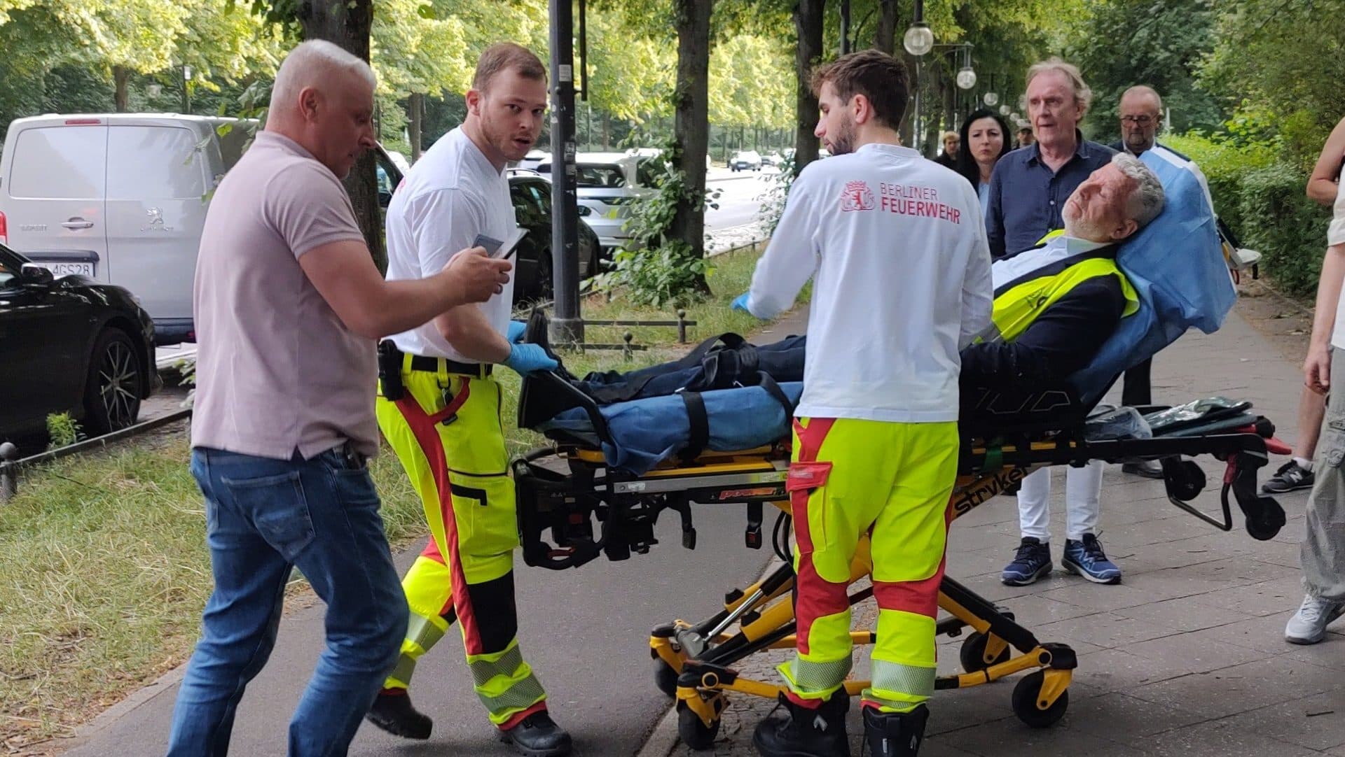 Skandal w Berlinie podczas marszu pamięci. „Dobijali ich kolanem do ziemi”