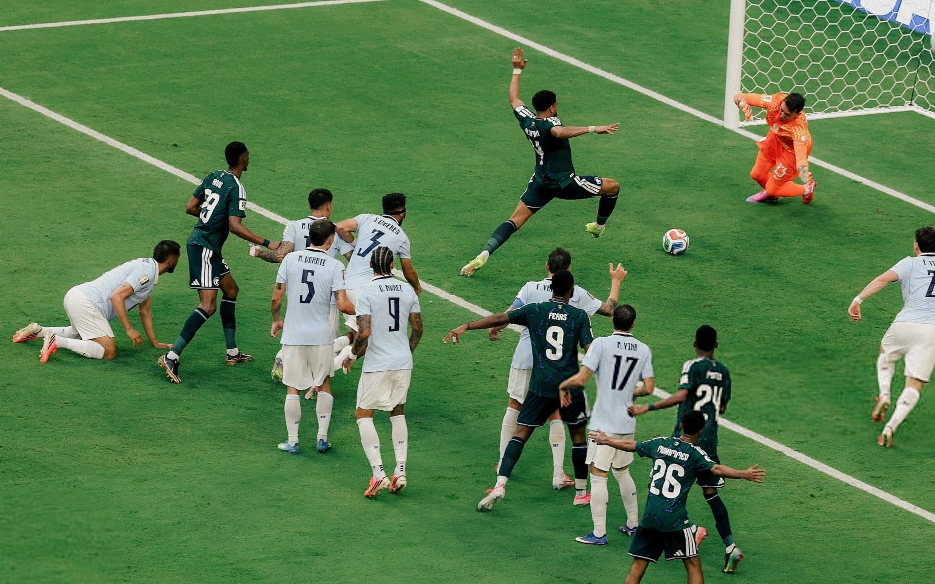 Marcelo Bielsa pod presją. „Bardziej przeceniony niż przereklamowany”. Urugwaj rozczarowuje na mundialu