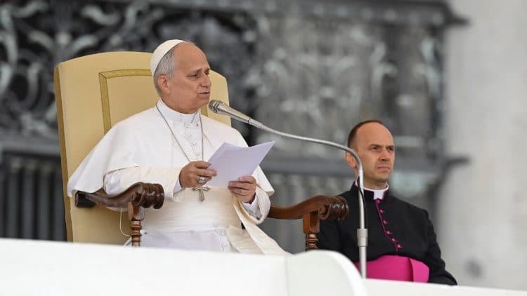 Leon XIV: liturgia angażuje ciało, umysł i serce