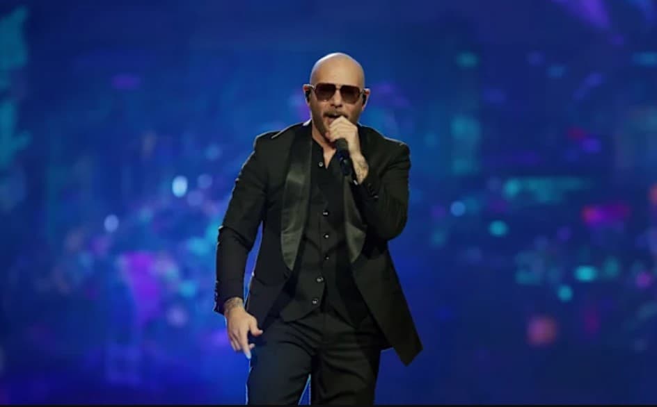 Pitbull porwał PGE Narodowy. Deszcz nie przeszkodził w rozkręceniu imprezy