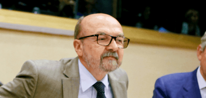 Prof. Legutko: Unia Europejska chce zdestabilizować sytuację wewnętrzną na Węgrzech i w Polsce