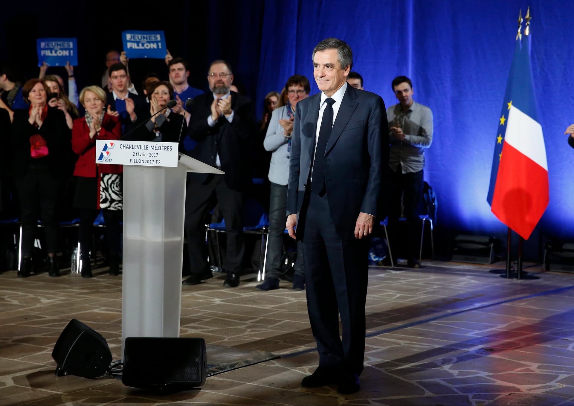 Sprawa ataków na Francois Fillon ma drugie dna. Za ataki na Fillona stoi przyjaciel kandydata centrolewicy