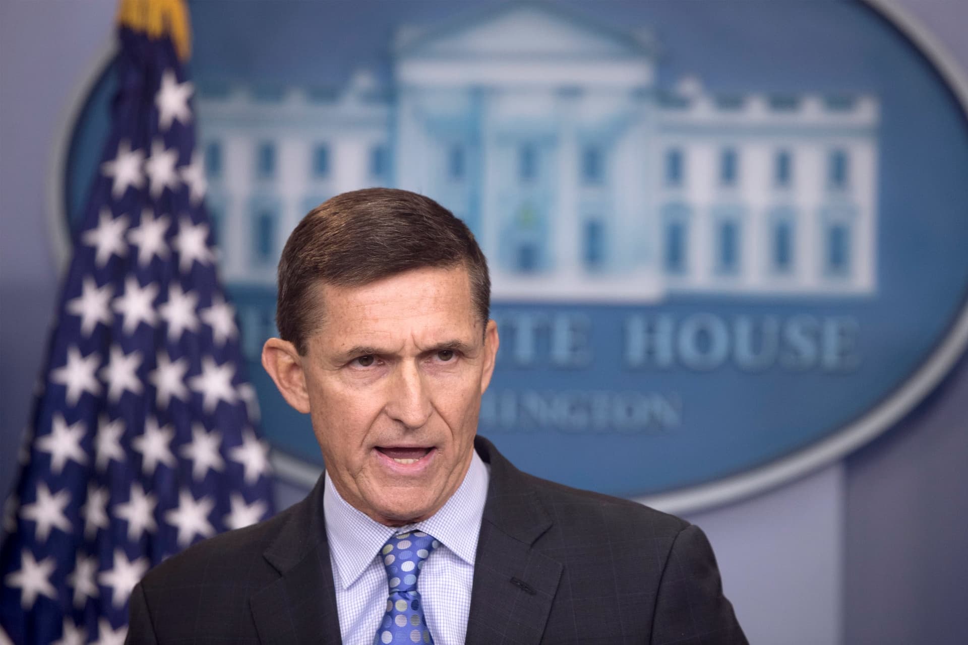 Pierwsza dymisja w gabinecie Trumpa Doradca prezydenta ds. bezpieczeństwa Michael Flynn odchodzi ze stanowiska