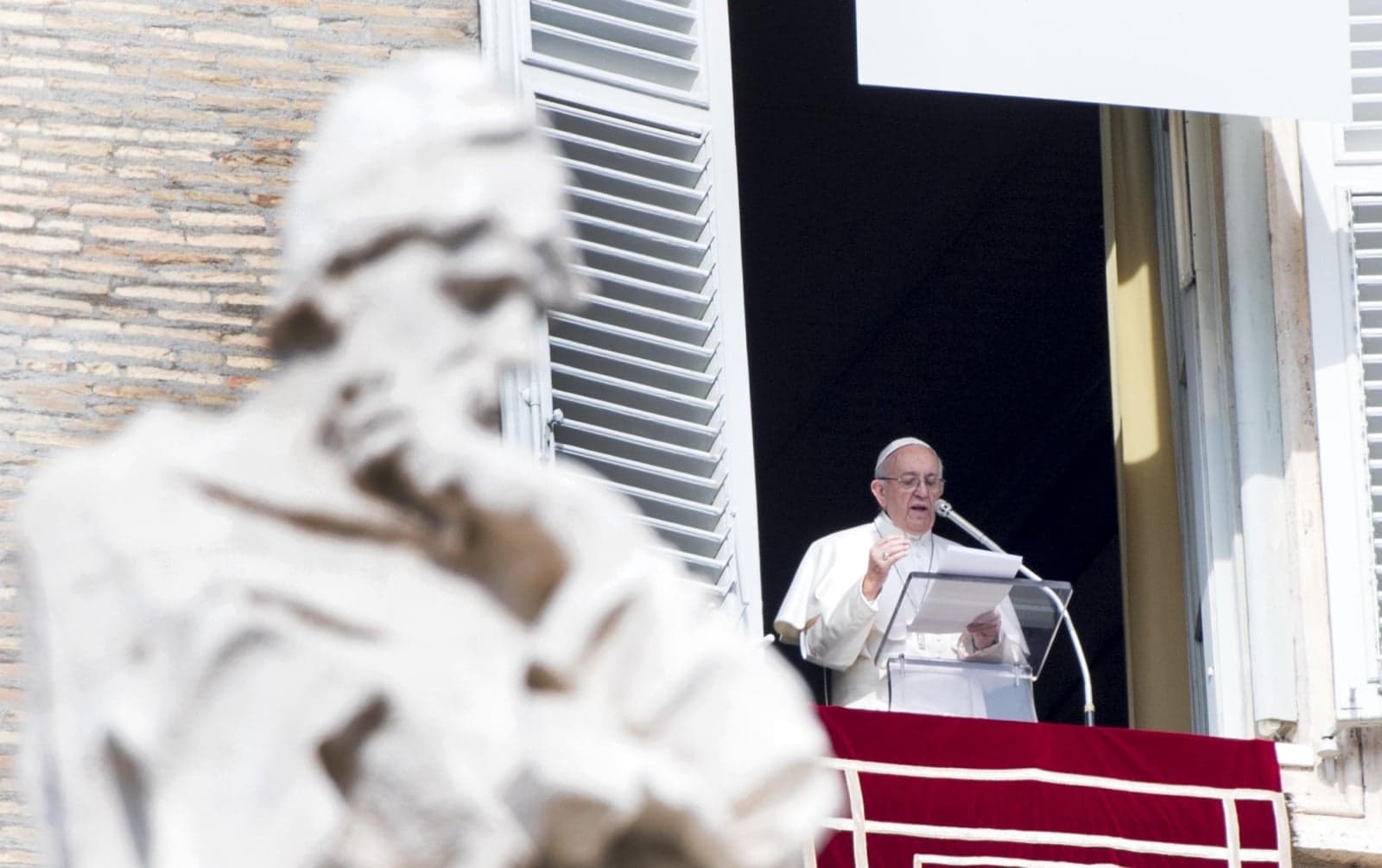 Papież Franciszek autorem wstępu do książki ofiary zakonnika-pedofila. „Będziemy bardzo surowi” – zapewnia Ojciec Święty
