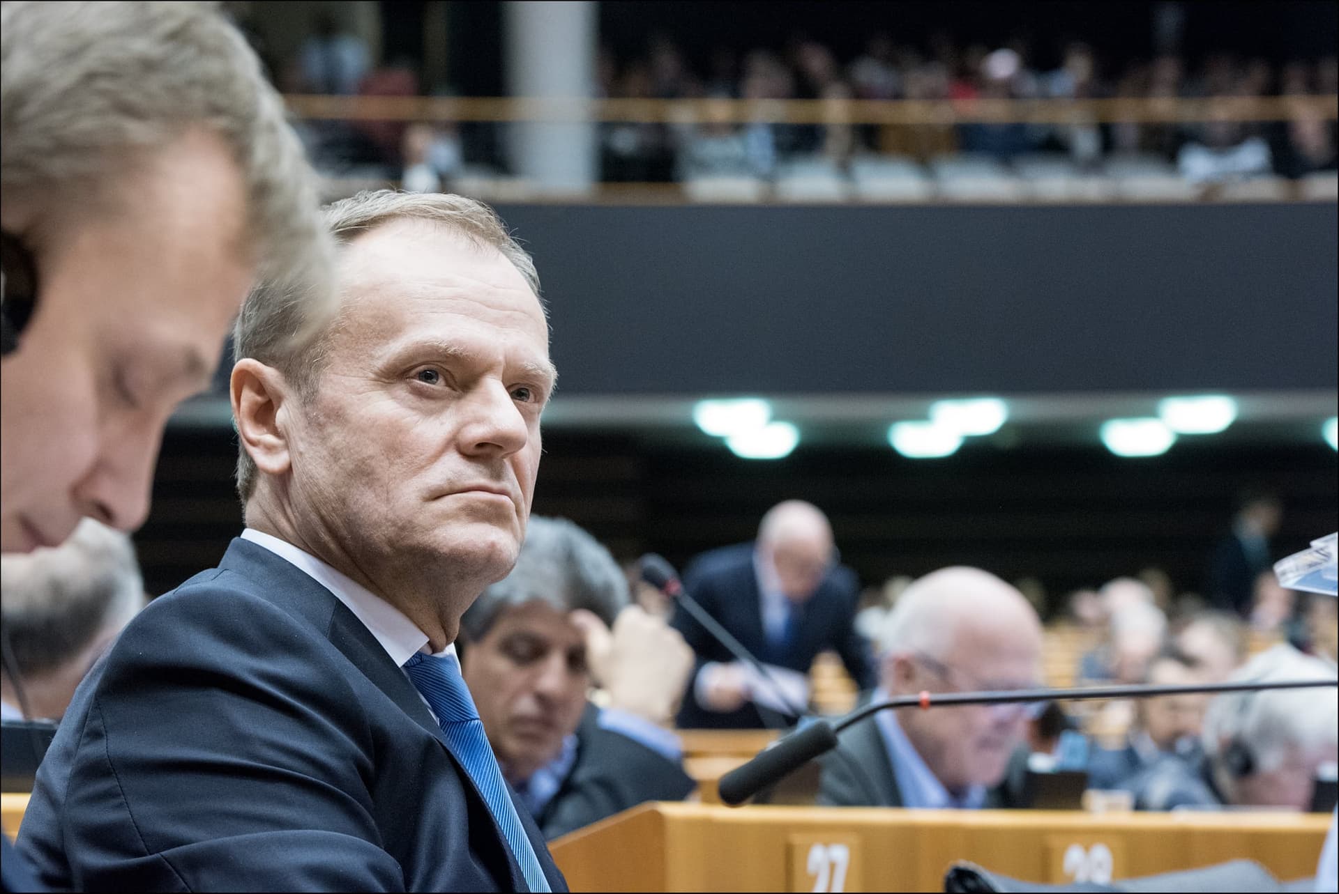 Donald Tusk zatrzymany przez policję za przekroczenie prędkości w terenie zabudowanym. Stracił prawo jazdy