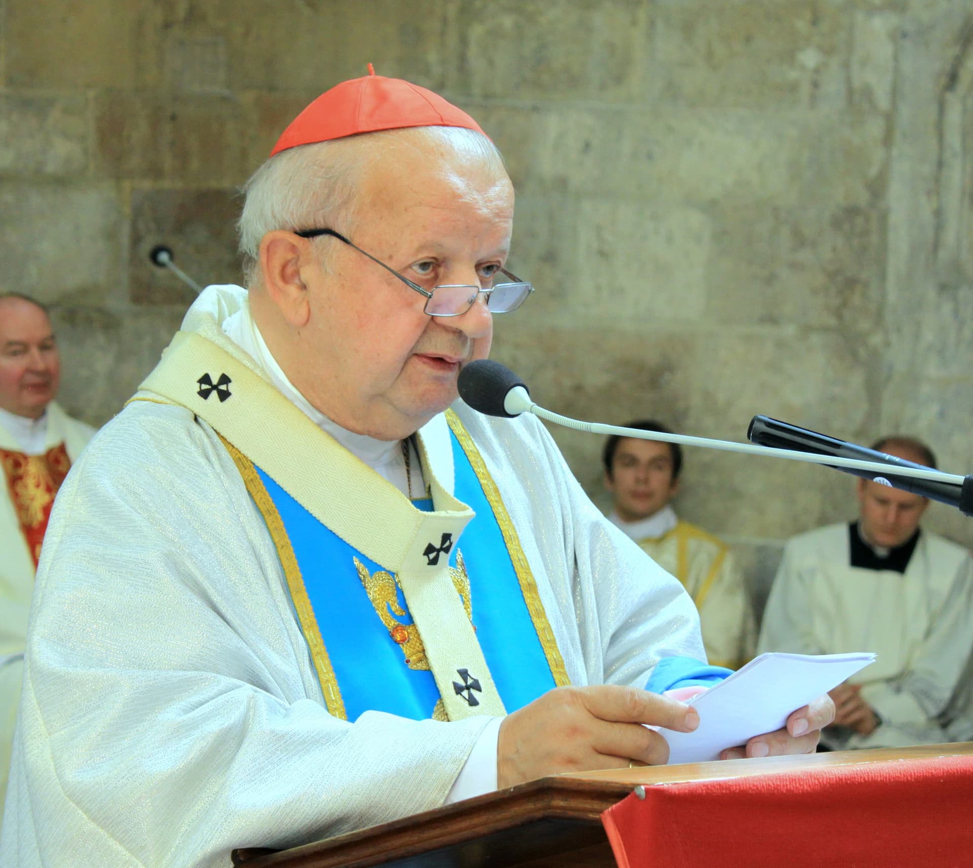 Ks. Isakowicz-Zaleski: Sprawą kard. Dziwisza winna zająć się komisja papieska. Szef MON zaprosił McCarricka do Polski