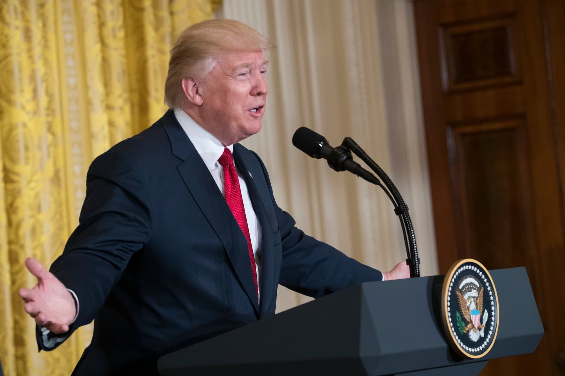 USA: Donald Trump chce się spotkać z papieżem Franciszkiem i wzywa Włochy do zwiększenia nakładów na wspólną obronę NATO