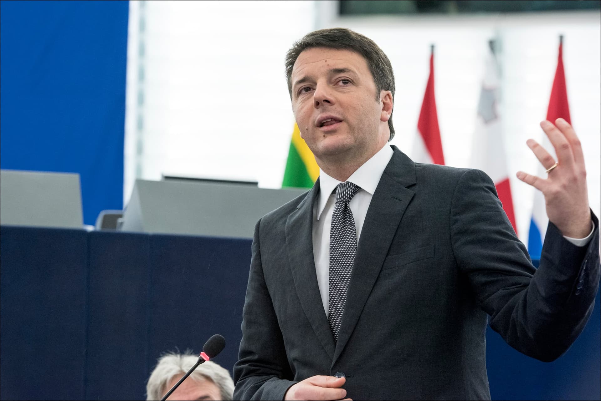 Włochy: Matteo Renzi wygrał prawybory w Partii Demokratycznej. Według wstępnych prognoz otrzymał ponad 72 proc. głosów