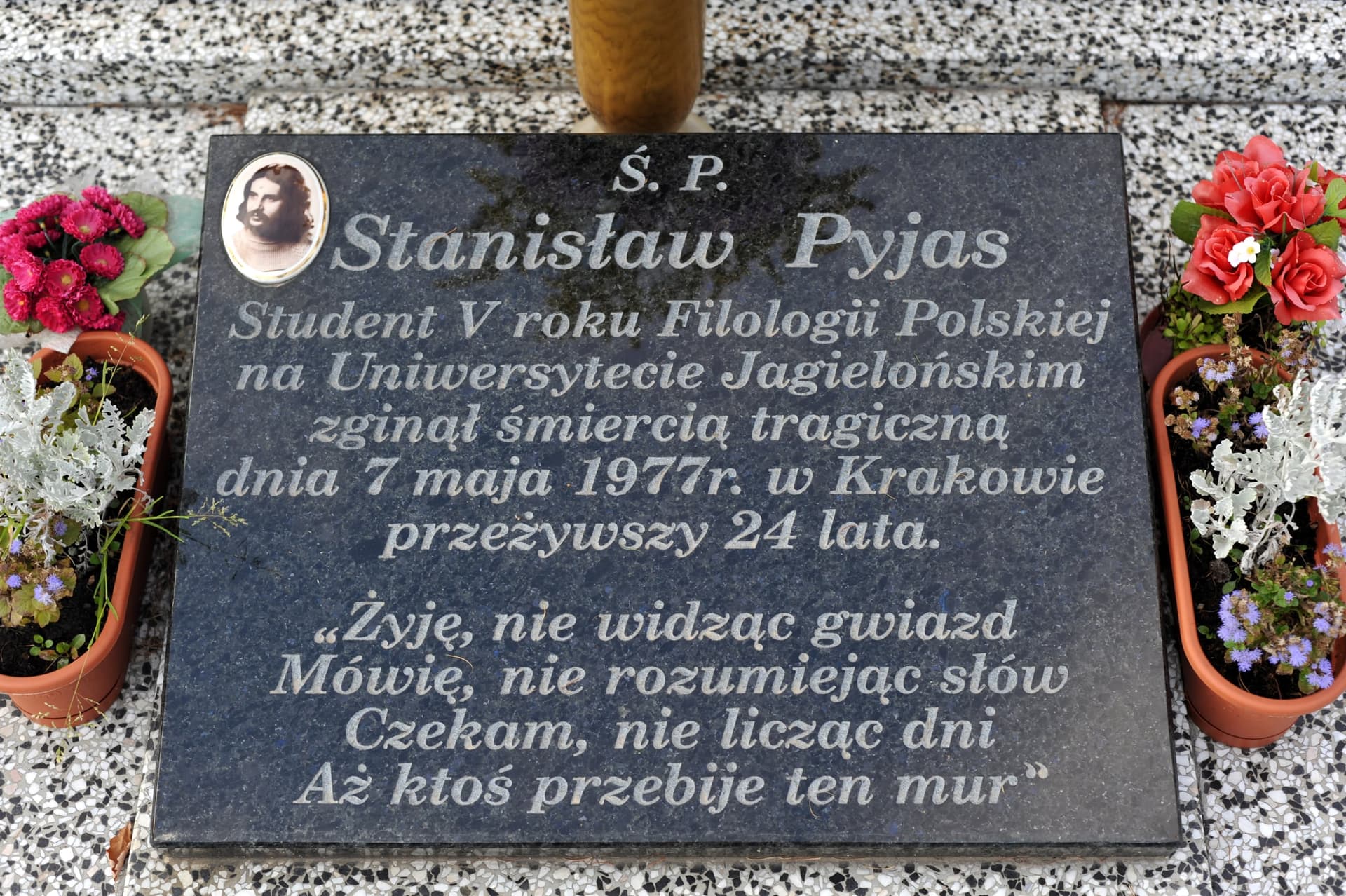 40 lat temu znaleziono ciało Stanisława Pyjasa, współpracownika KOR i studenta UJ. Trwa piąte śledztwo w tej sprawie