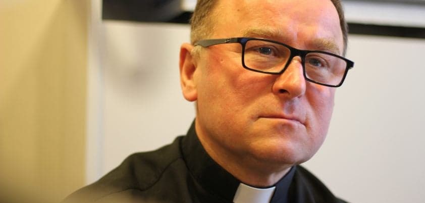 Ksiądz Bogusław Kowalski, czyli Kościół w anegdotach: „Módlmy się za Kościół, żeby nie zbankrutował jak inne firmy”