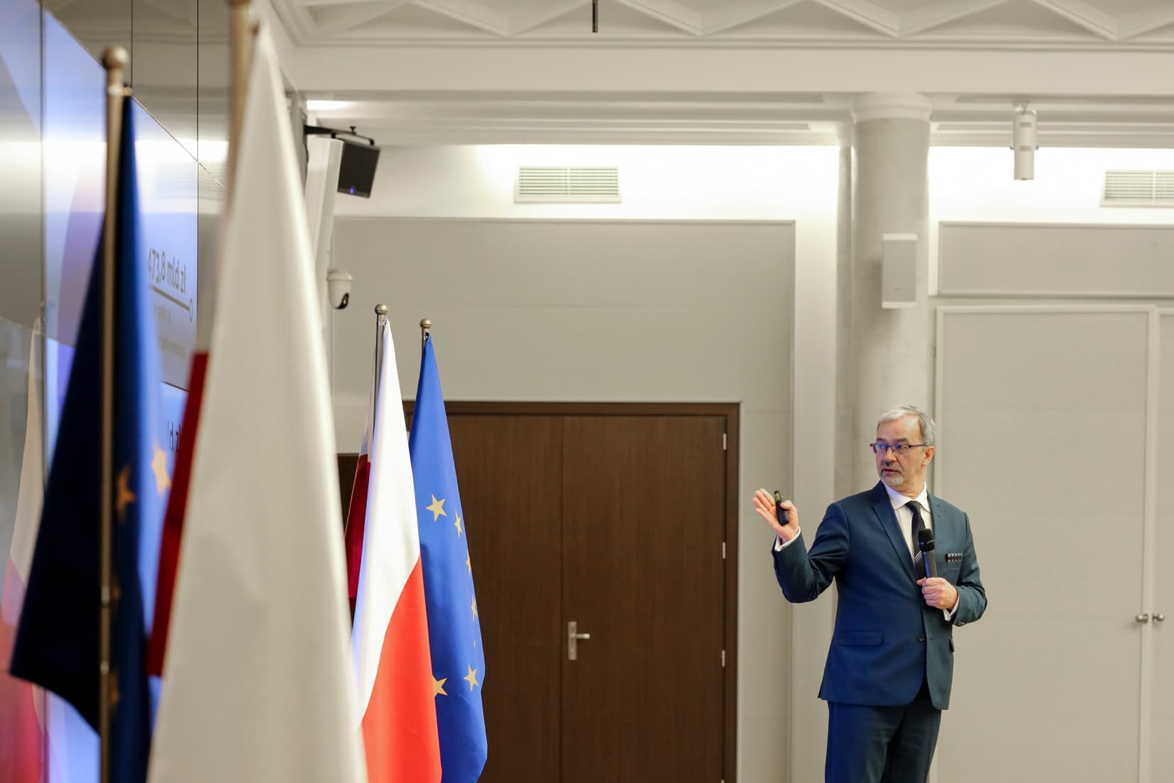 Minister Inwestycji i Rozwoju: Szansa na powiązanie polityki spójności z zasadami praworządności są minimalne