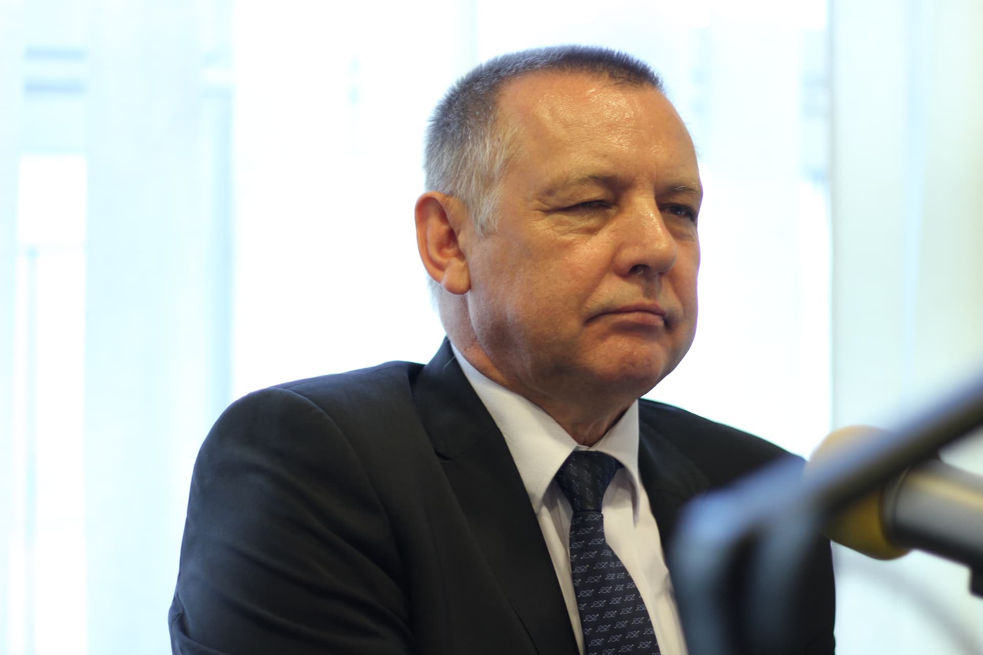 Były prezes NIK Marian Banaś usłyszał zarzuty