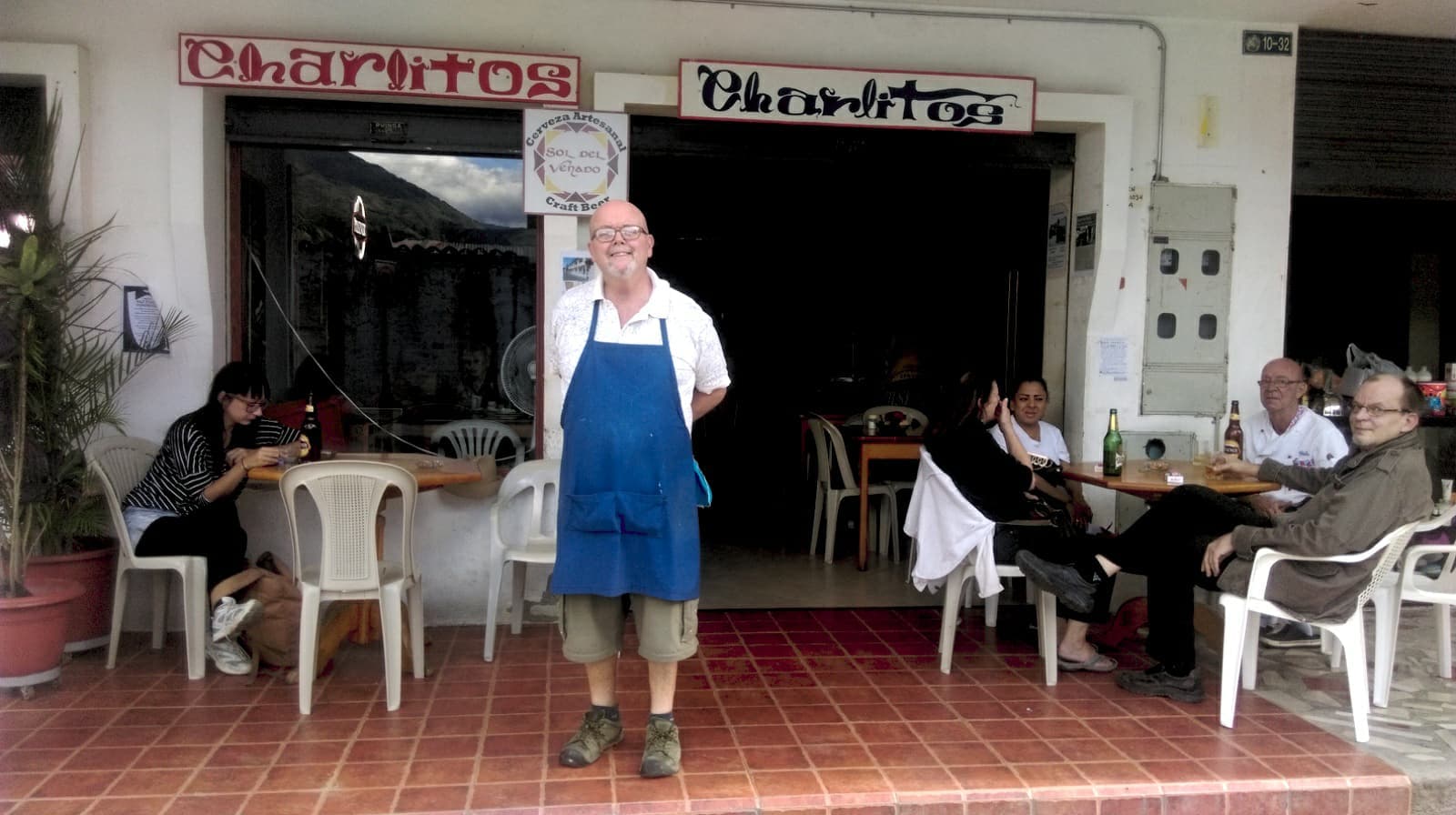 Piotr Mateusz Bobołowicz / Spod Kapelusza / W czasie deszczu Gringo się nudzą – Vilcabamba w Ekwadorze gdy pada