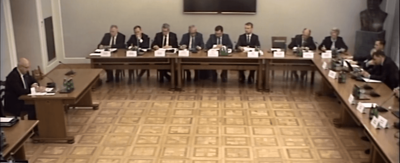 Ministerstwo finansów za rządów PO-PSL nie chciało, aby policja miała dostęp do akt spraw dotyczących mafii VAT-owskich